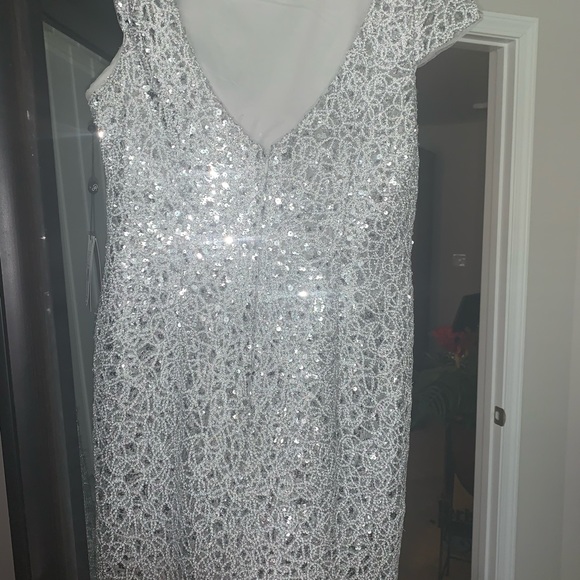 Sequined silver cocktail dress! Straight sheath! - Picture 3 of 4
